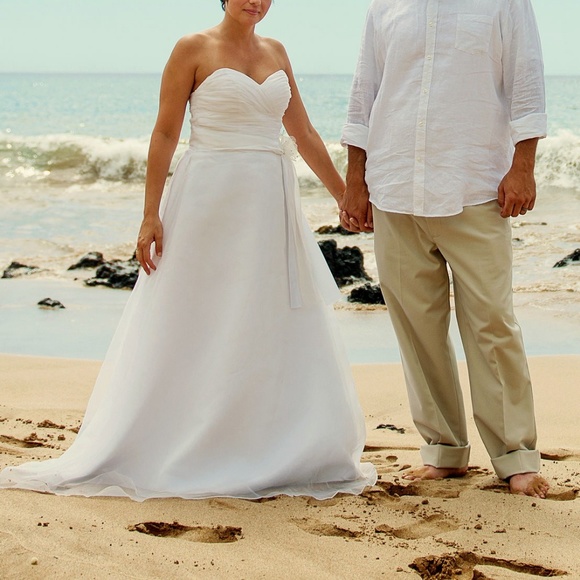 Wedding dress - Picture 5 of 6